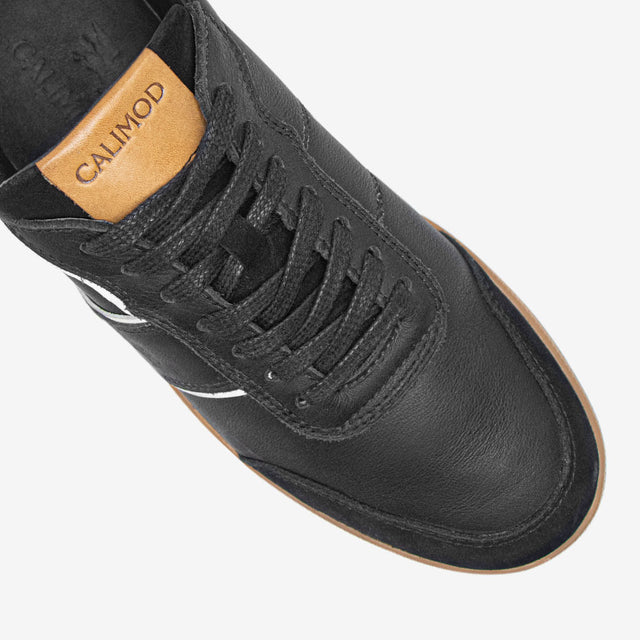 Zapatilla De Cuero Negro 1UIS001