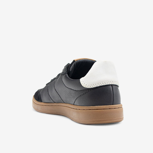 Zapatilla De Cuero Negro 1UIS001
